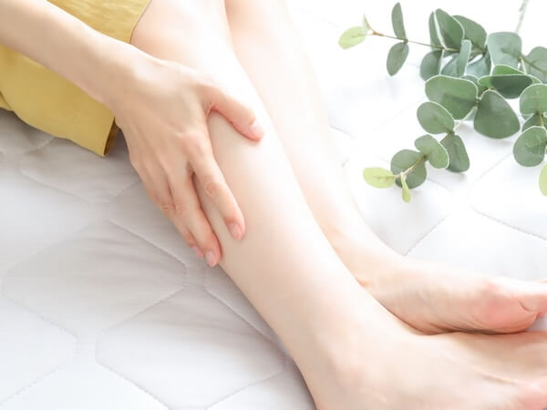 綺麗な足の女性